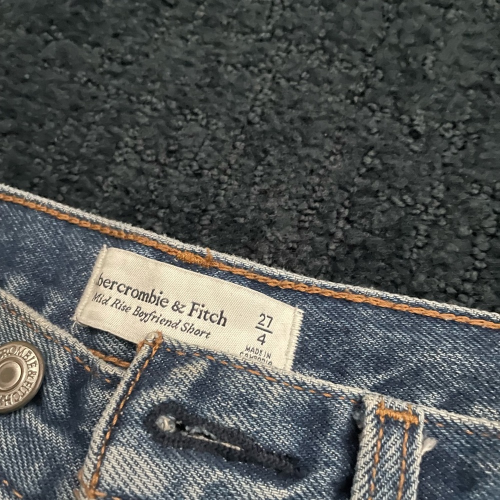 Abercrombie & Fitch Sz 4 Distressed Jean Short